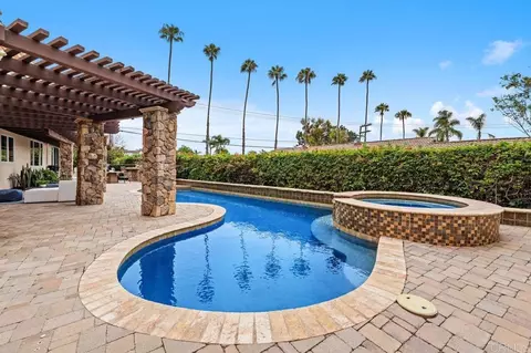 Exterior - 602 Hymettus Ave, Encinitas, CA 92024 photo 4 of 9