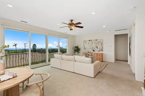 Living - 602 Hymettus Ave, Encinitas, CA 92024 photo 4 of 5