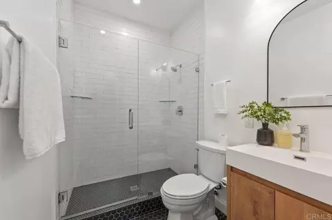 Bath - 602 Hymettus Ave, Encinitas, CA 92024 photo 2 of 3