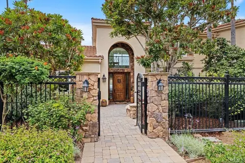Exterior - 602 Hymettus Ave, Encinitas, CA 92024 photo 5 of 9