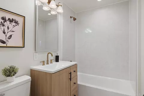 Bath - 1421 Puls St, Oceanside, CA 92058 photo 1 of 1