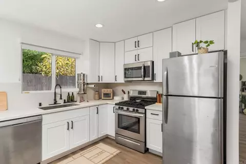 Kitchen - 212 Gloxina St, Encinitas, CA 92024 photo 1 of 4