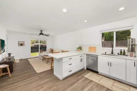 Kitchen - 212 Gloxina St, Encinitas, CA 92024 photo 4 of 4