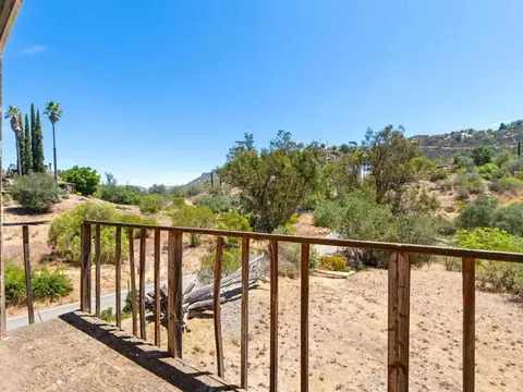 Exterior - 5505 Rainbow Heights Rd, Fallbrook, CA 92028 photo 5 of 8
