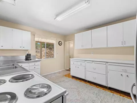 Kitchen - 5505 Rainbow Heights Rd, Fallbrook, CA 92028 photo 3 of 3