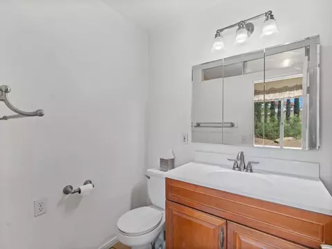 Bath - 5505 Rainbow Heights Rd, Fallbrook, CA 92028 photo 1 of 4