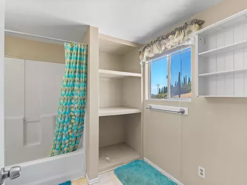 Bath - 5505 Rainbow Heights Rd, Fallbrook, CA 92028 photo 4 of 4