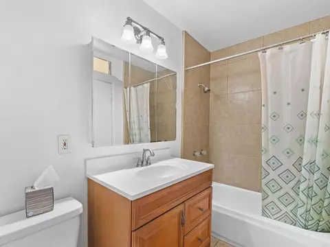 Bath - 5505 Rainbow Heights Rd, Fallbrook, CA 92028 photo 2 of 4