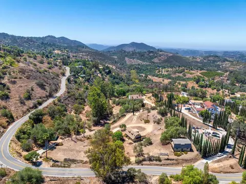 View/Area - 5505 Rainbow Heights Rd, Fallbrook, CA 92028 photo 2 of 6