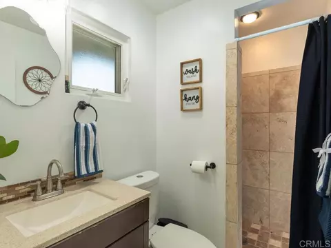 Bath - 229 Via Oro Verde, Fallbrook, CA 92028 photo 4 of 4