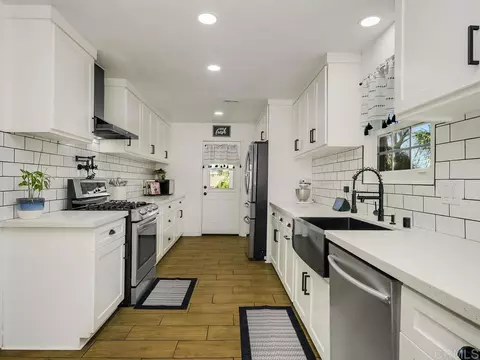 Kitchen - 229 Via Oro Verde, Fallbrook, CA 92028 photo 1 of 4
