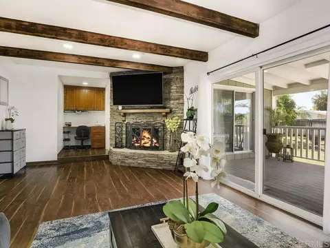 Living - 229 Via Oro Verde, Fallbrook, CA 92028 photo 3 of 3