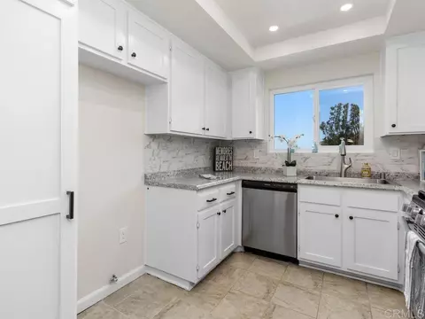 Kitchen - 4362 Dowitcher Way, Oceanside, CA 92057 photo 2 of 3