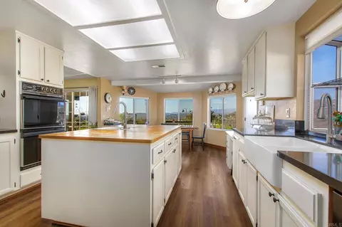 Kitchen - 671 Philton, Ramona, CA 92065 photo 5 of 6
