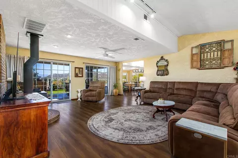 Living - 671 Philton, Ramona, CA 92065 photo 2 of 7