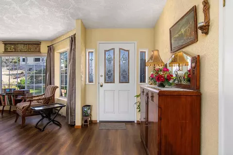 Entry Way - 671 Philton, Ramona, CA 92065 photo 1 of 4