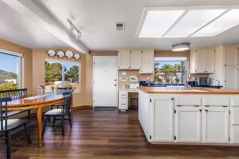 Kitchen - 671 Philton, Ramona, CA 92065 photo 1 of 6