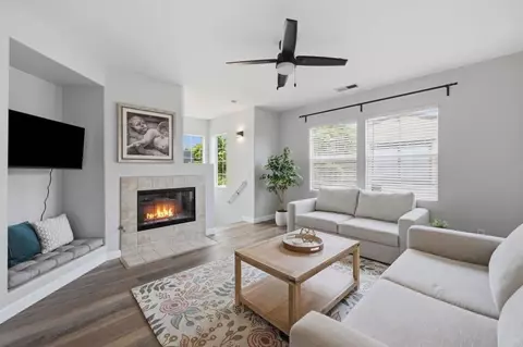 Living - 638 Sumner Way #1, Oceanside, CA 92058 photo 1 of 2