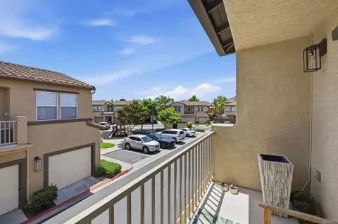Exterior - 638 Sumner Way #1, Oceanside, CA 92058 photo 2 of 3