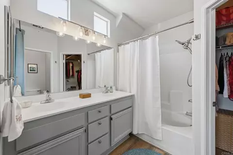 Bath - 638 Sumner Way #1, Oceanside, CA 92058 photo 2 of 2