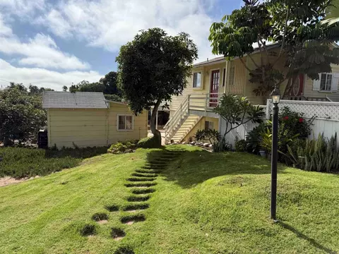 Exterior - 534 Ocean View Ave, Encinitas, CA 92024 photo 2 of 4