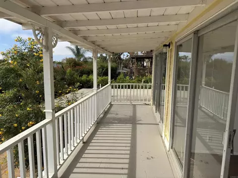Exterior - 534 Ocean View Ave, Encinitas, CA 92024 photo 3 of 4