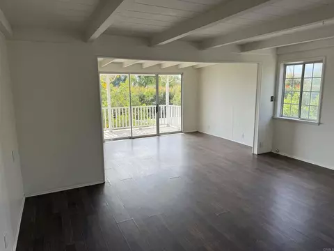 Living - 534 Ocean View Ave, Encinitas, CA 92024 photo 2 of 2