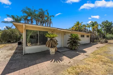 Exterior - 4110 Manchester Ave, Encinitas, CA 92024 photo 3 of 8
