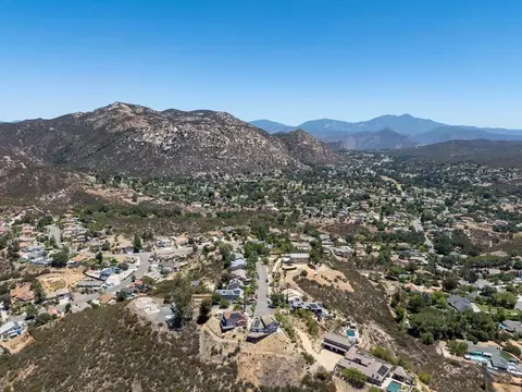 View/Area - 24501 Tesoro Way, Ramona, CA 92065 photo 17 of 19