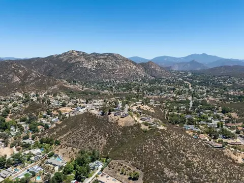 View/Area - 24501 Tesoro Way, Ramona, CA 92065 photo 16 of 19