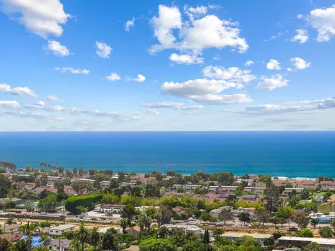 View/Area - 1904 Sheridan Rd, Encinitas, CA 92024 photo 10 of 11
