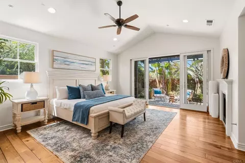 Bedroom - 1904 Sheridan Rd, Encinitas, CA 92024 photo 2 of 4