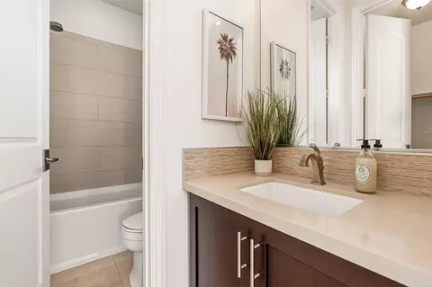 Bath - 1904 Sheridan Rd, Encinitas, CA 92024 photo 4 of 6
