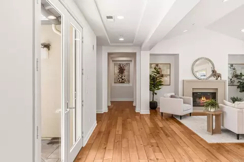 Entry Way - 1904 Sheridan Rd, Encinitas, CA 92024 photo 2 of 2