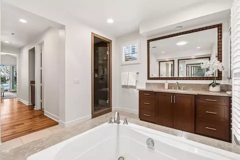 Bath - 1904 Sheridan Rd, Encinitas, CA 92024 photo 1 of 6