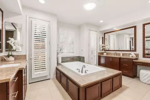 Bath - 1904 Sheridan Rd, Encinitas, CA 92024 photo 2 of 6