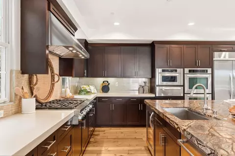 Kitchen - 1904 Sheridan Rd, Encinitas, CA 92024 photo 4 of 5