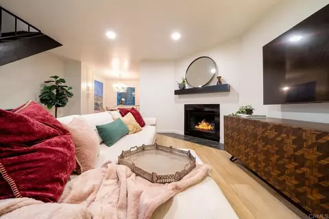 Living - 2136 Oceanside Blvd, Oceanside, CA 92054 photo 2 of 4