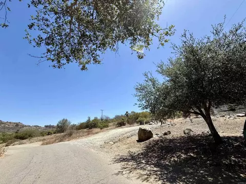 9927 Modrigan Ln, Fallbrook, CA 92028 photo 13