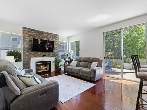 Living - 4555 Avenida Manessa, Oceanside, CA 92057 photo 2 of 4