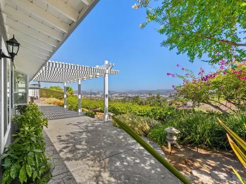 Exterior - 1482 Eagle Gln, Escondido, CA 92029 photo 2 of 7