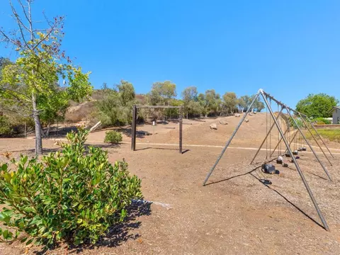Exterior - 1482 Eagle Gln, Escondido, CA 92029 photo 6 of 7