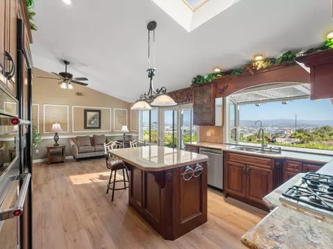 Kitchen - 1482 Eagle Gln, Escondido, CA 92029 photo 2 of 4