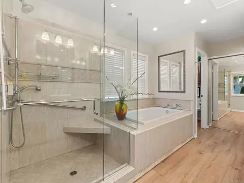 Bath - 1482 Eagle Gln, Escondido, CA 92029 photo 2 of 3