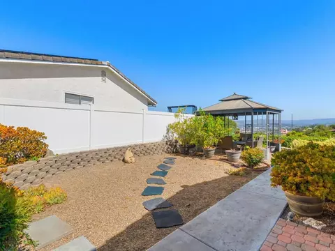 Exterior - 1482 Eagle Gln, Escondido, CA 92029 photo 3 of 7