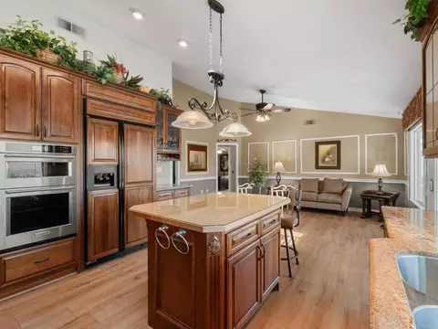 Kitchen - 1482 Eagle Gln, Escondido, CA 92029 photo 4 of 4