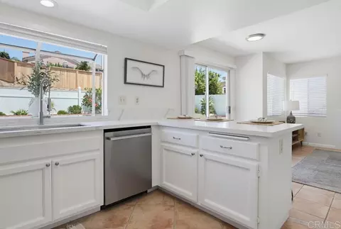 Kitchen - 3444 Meadow View Dr, Oceanside, CA 92058 photo 4 of 6