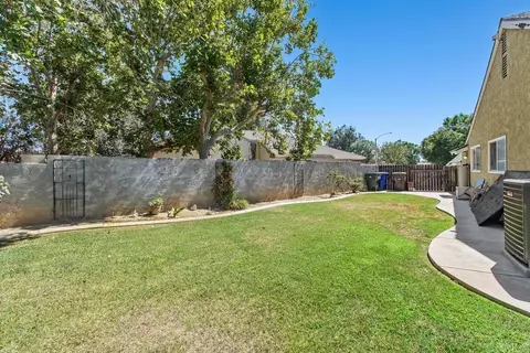 Exterior - 9209 Agave Pl, Riverside, CA 92503 photo 5 of 7