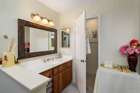Bath - 9209 Agave Pl, Riverside, CA 92503 photo 2 of 3