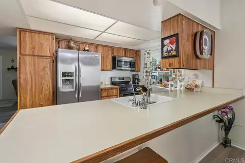 Kitchen - 9209 Agave Pl, Riverside, CA 92503 photo 3 of 4